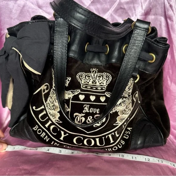 VINTAGE Juicy Couture Daydreamer Black Velour Tote Bag - Picture 14 of 16